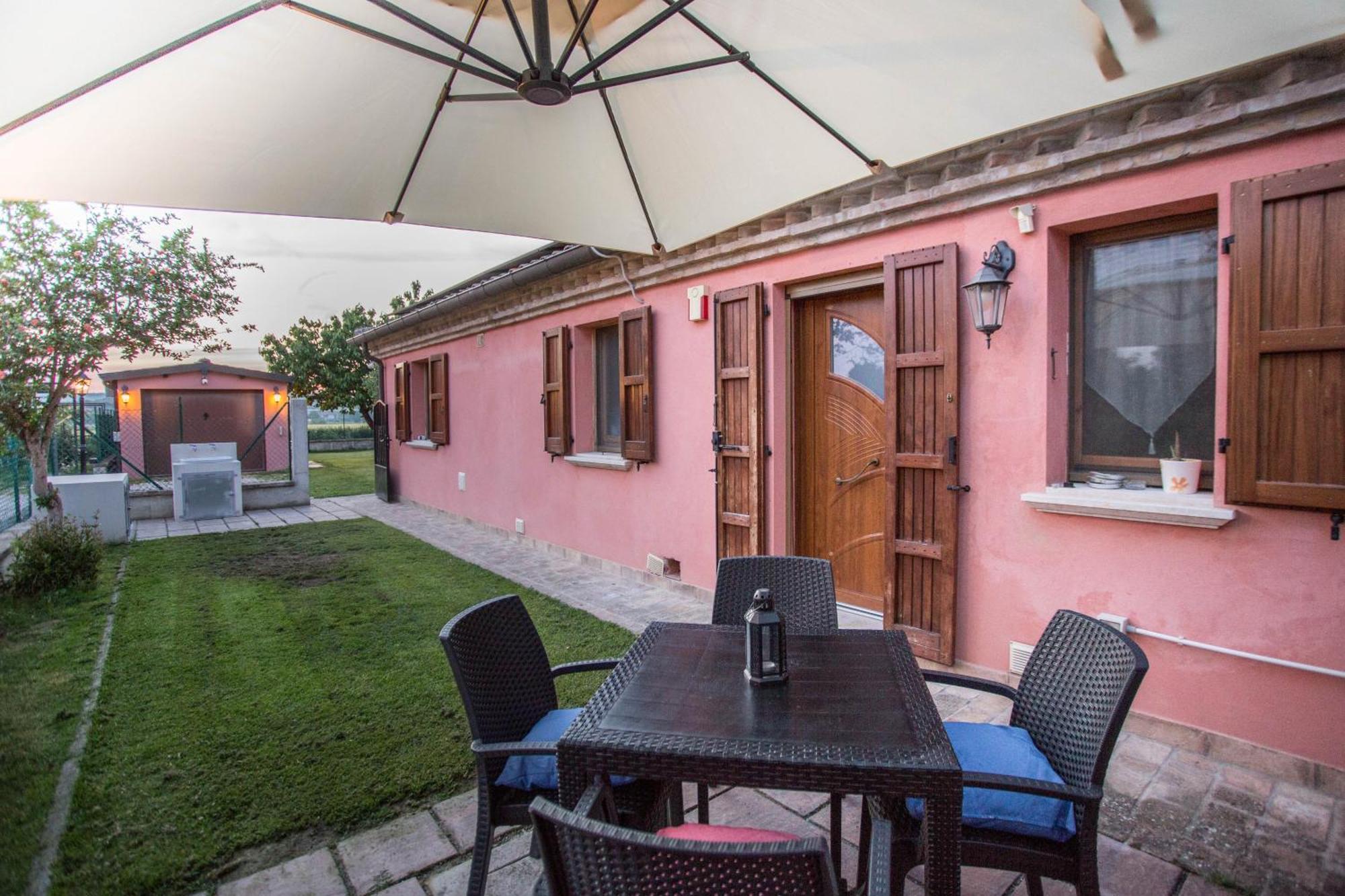 Casa Di Marco E Kaila Hotel Tavullia Exterior photo